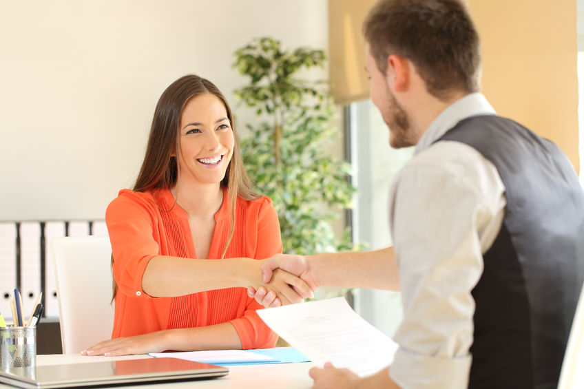 How To Make Your New Employee Feel Welcome - Optimum Employer Solutions